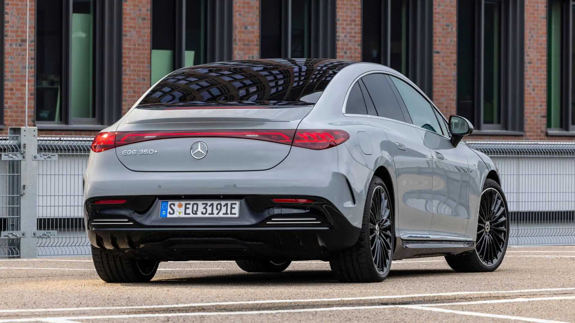 Mercedes EQE 350+ — снимка 2