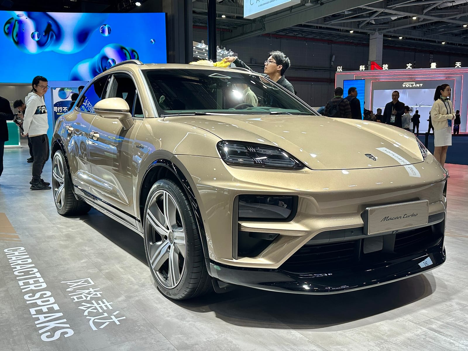 Porsche Macan Electric 4