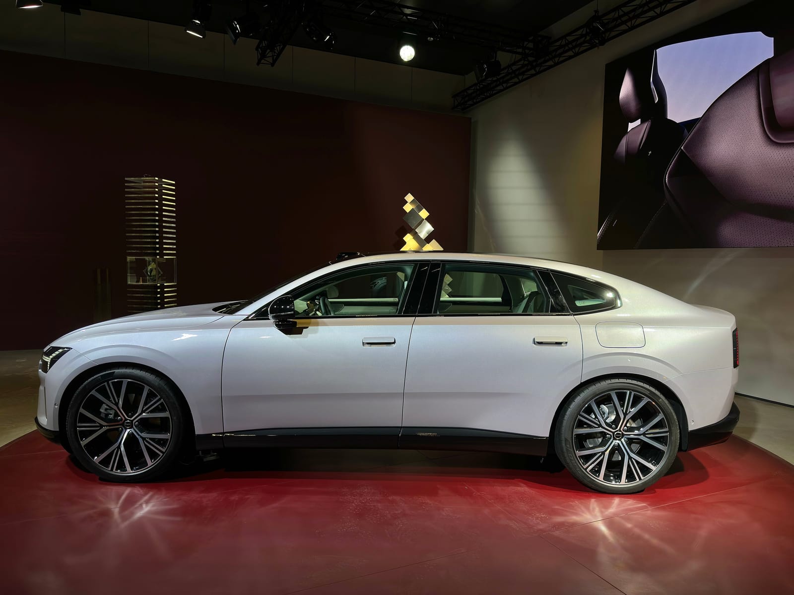 Volvo ES90 Twin Motor